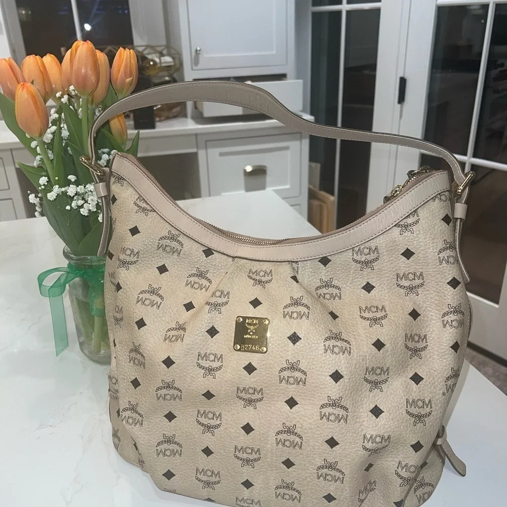 1813 MCM Tan Shoulder Bag